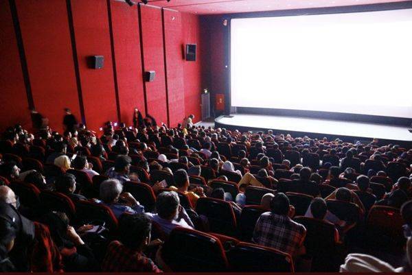 ۴۰۰ هزار مخاطب در سه روز اول مرداد به سینما رفتند