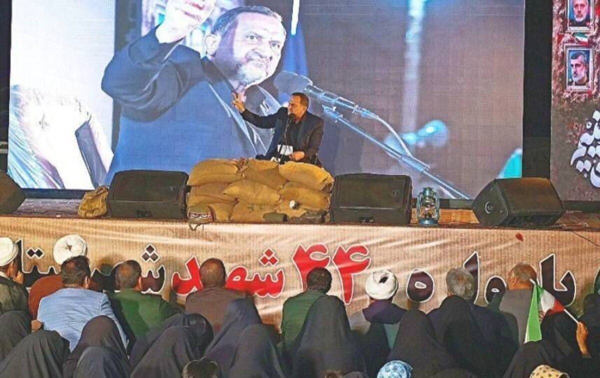 شهدا قطب نمای نجات در دنیای ظلمانی امروز هستند