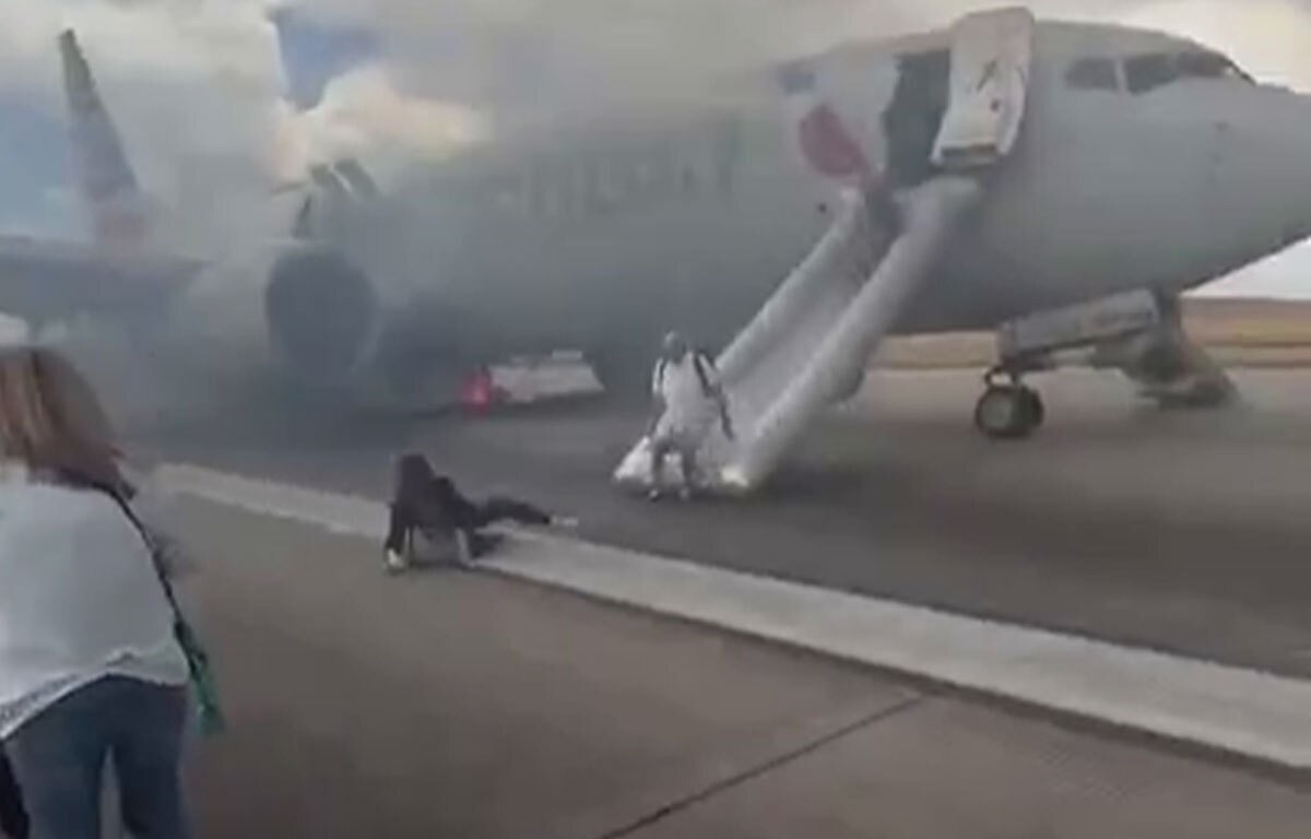 آتش‌سوزی در هواپیمای بوئینگ ۷۳۷ مکس آمریکا در فرودگاه دنور