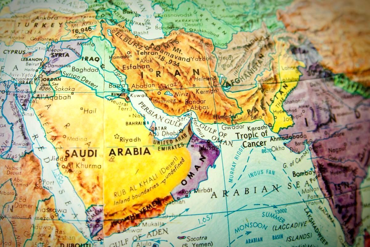استقلال یا اعتماد به غرب؟؛ بررسی طرح خاورمیانه جدید با محوریت ایران اسلامی