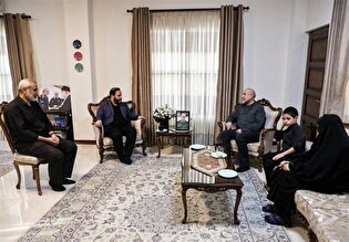 حضور قالیباف در منزل سرلشکر شهید غلامرضا محرابی