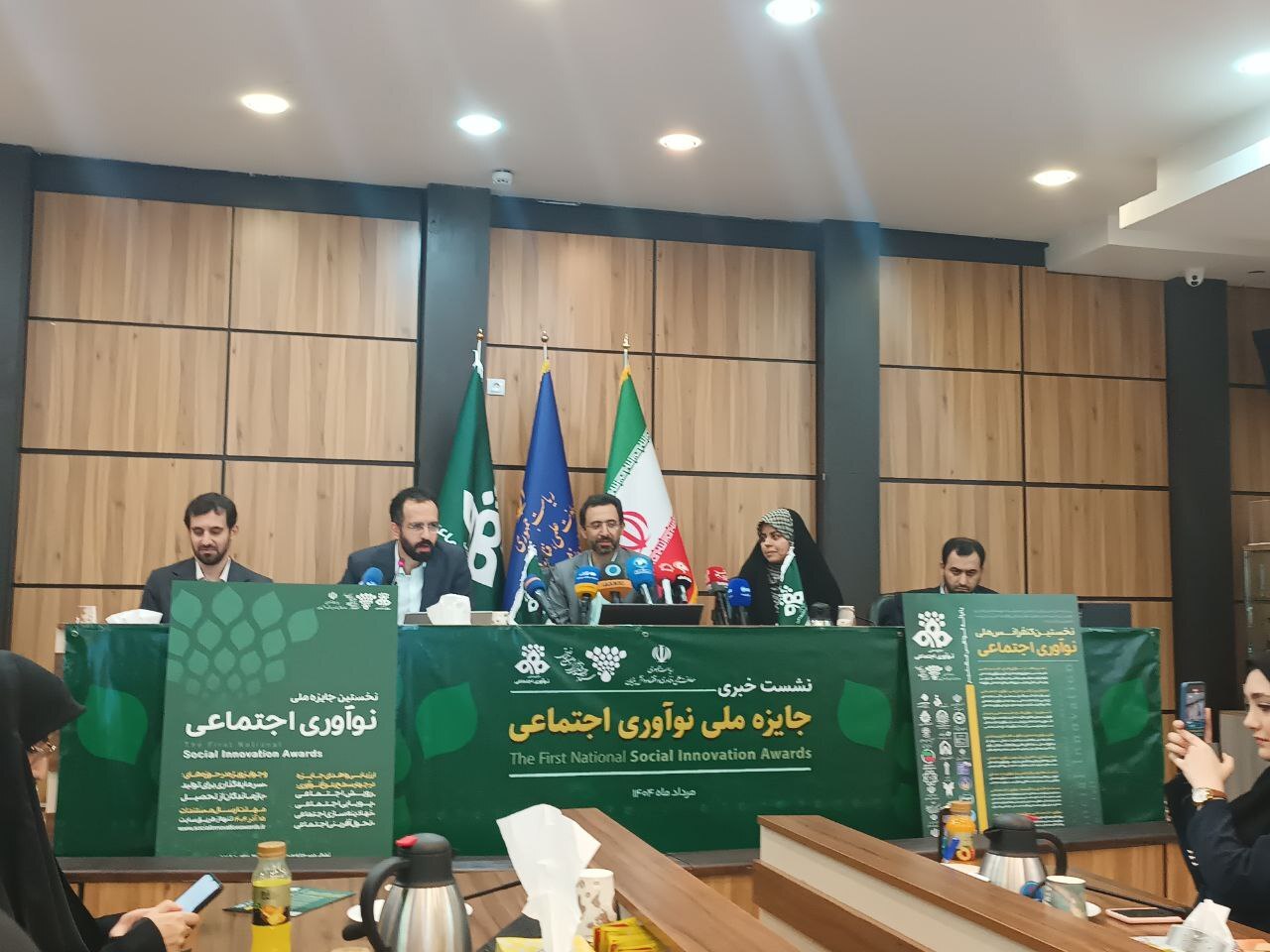 شریفی: با صنایع خلاق می‌توان معضلات اجتماعی را حل کرد