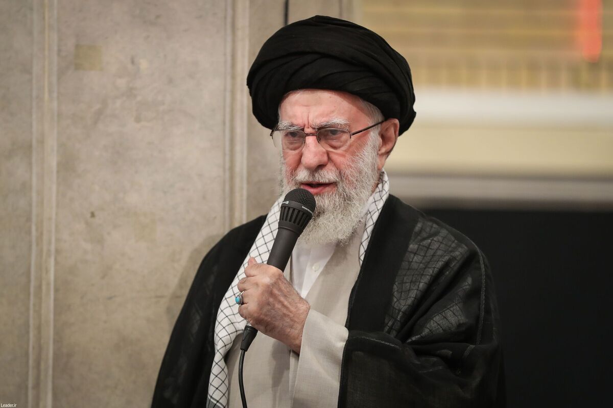 رهبر انقلاب: جمهوری اسلامی استحکام بی‌نظیر پایه‌های نظام و کشور را به دنیا نشان داد+فیلم