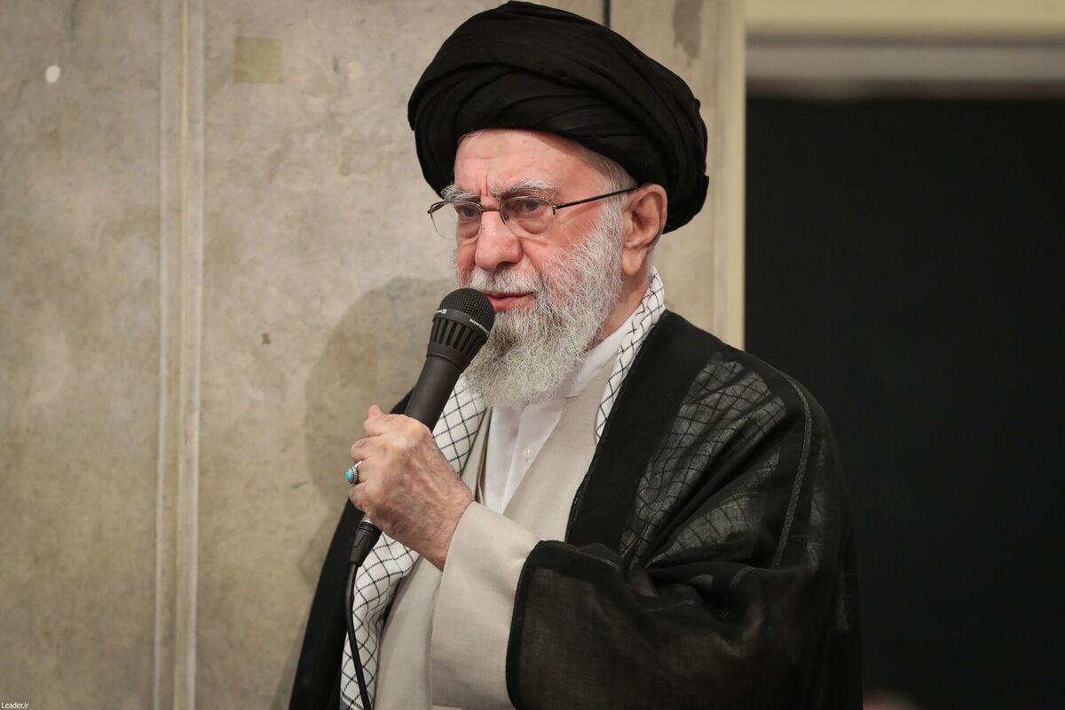 فیلم کامل بیانات رهبر انقلاب اسلامی در مراسم بزرگداشت شهدای جنگ تحمیلی اخیر