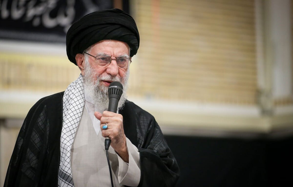 فیلم کامل بیانات رهبر انقلاب اسلامی در مراسم بزرگداشت شهدای جنگ تحمیلی اخیر