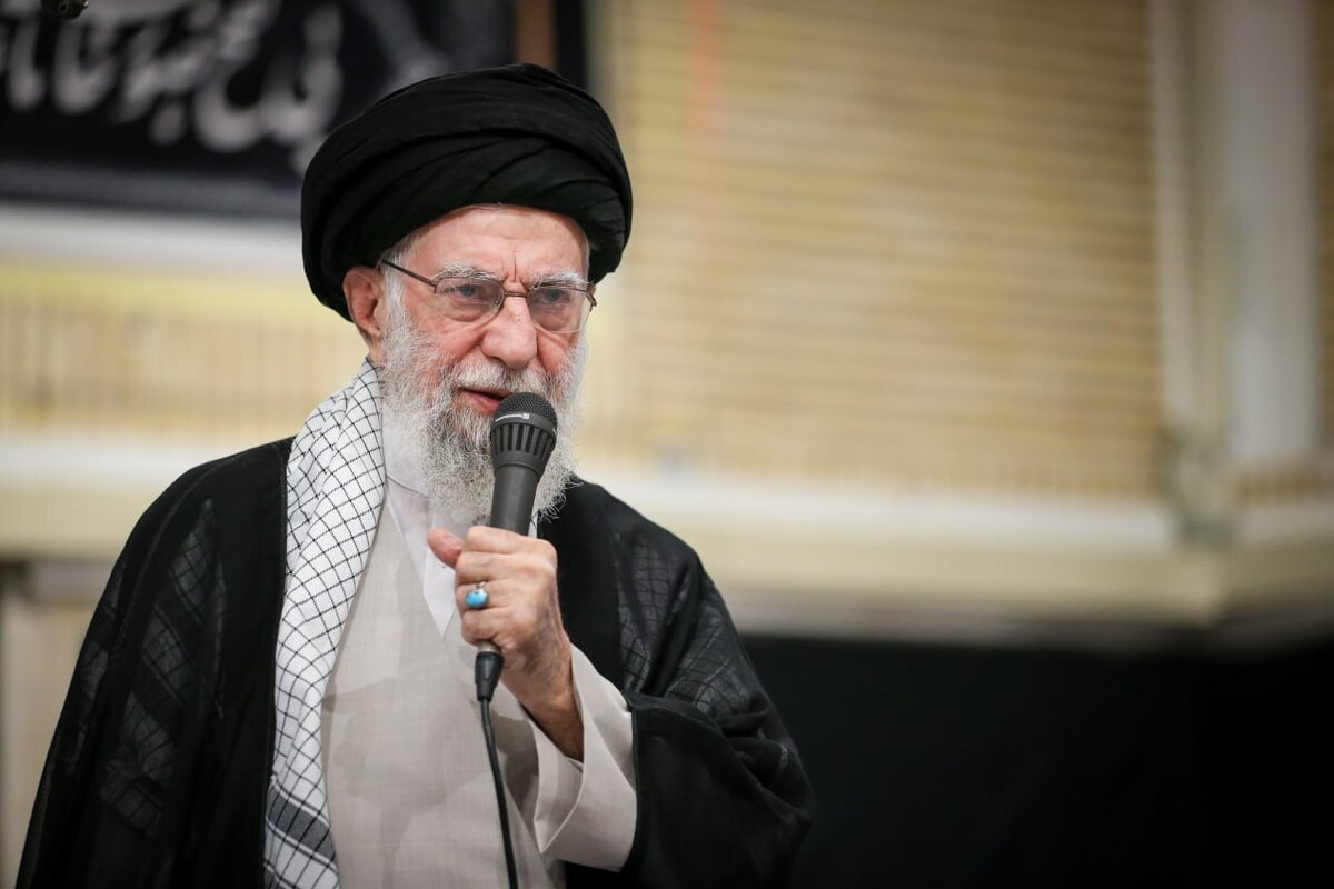 رهبر انقلاب: حوادث اخیر بیسابقه نبود؛ جمهوری اسلامی در ۴۵ سال بر توطئههای دشمن فائق آمده است