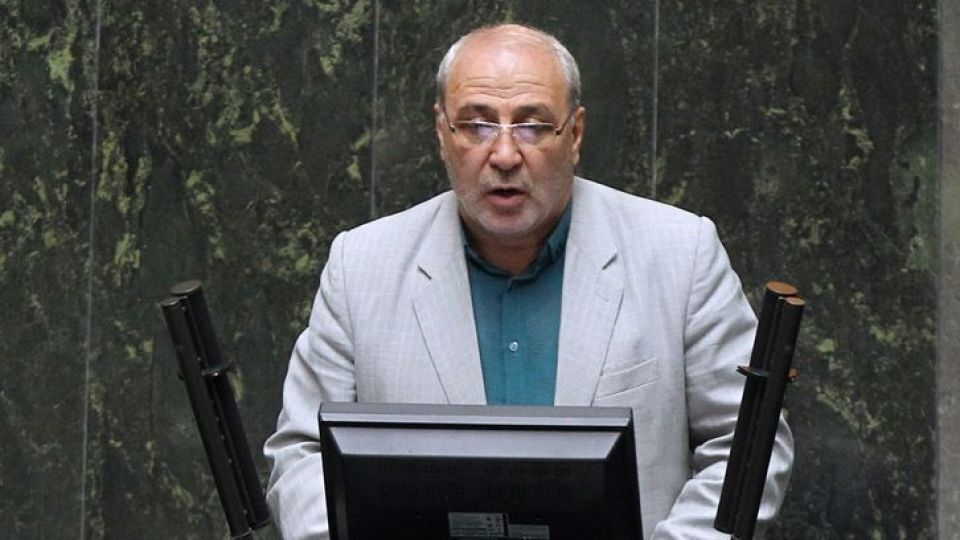 حاجیدلیگانی: آقای عراقچی! دشمن زیر میز زد و به ایران حمله کرد بعد شما ناز آنها را میکشید؟! + فیلم