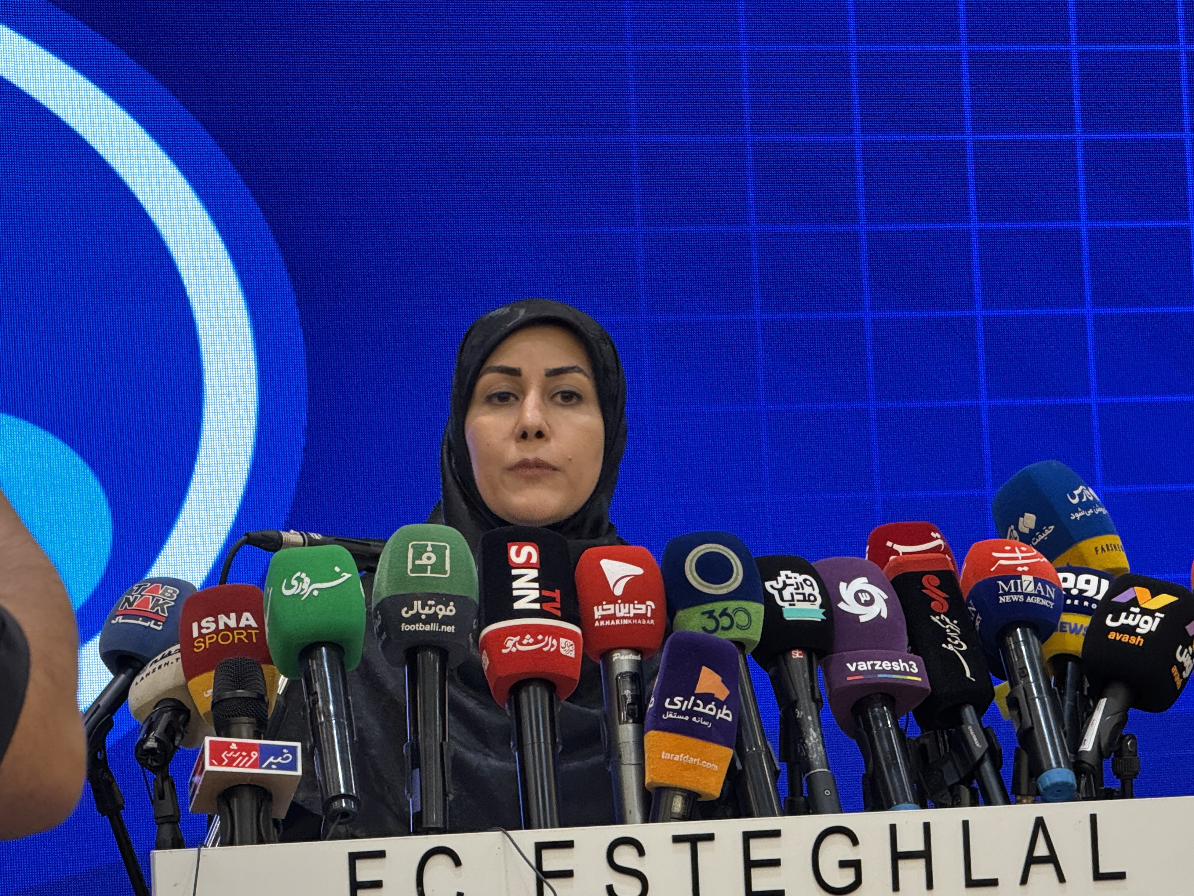 سیما: نظری جویباری هنوز مدیرعامل استقلال است / فسخ با آلکثیر تبعات دارد؛ حضور وریا غفوری در آینده مشخص میشود