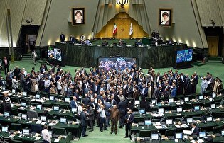 نمایندگان مجلس در بیانیه‌ای خطاب به پزشکیان خواستار اعطای نشان شجاعت به سحر امامی و هومن خلیلی شدند