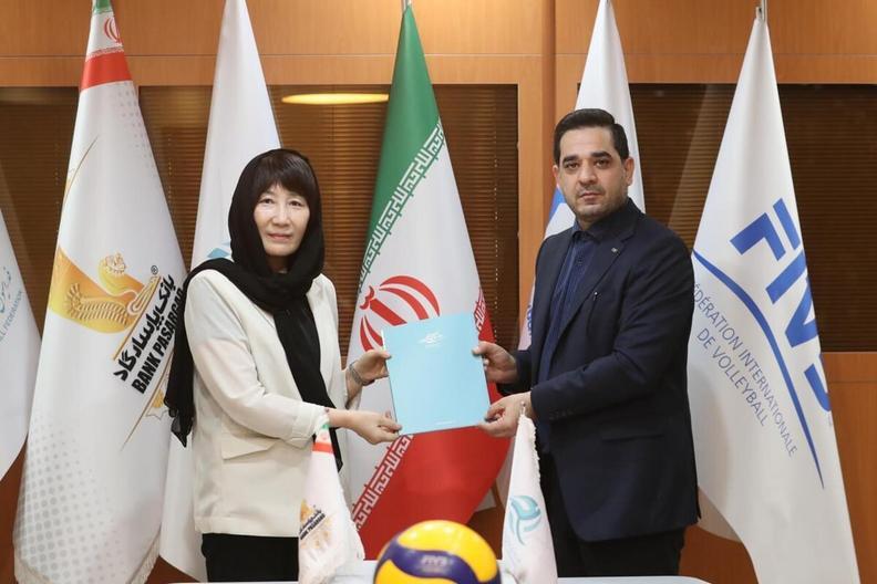 قرارداد سرمربی کرهای تیم ملی والیبال زنان ایران تمدید شد