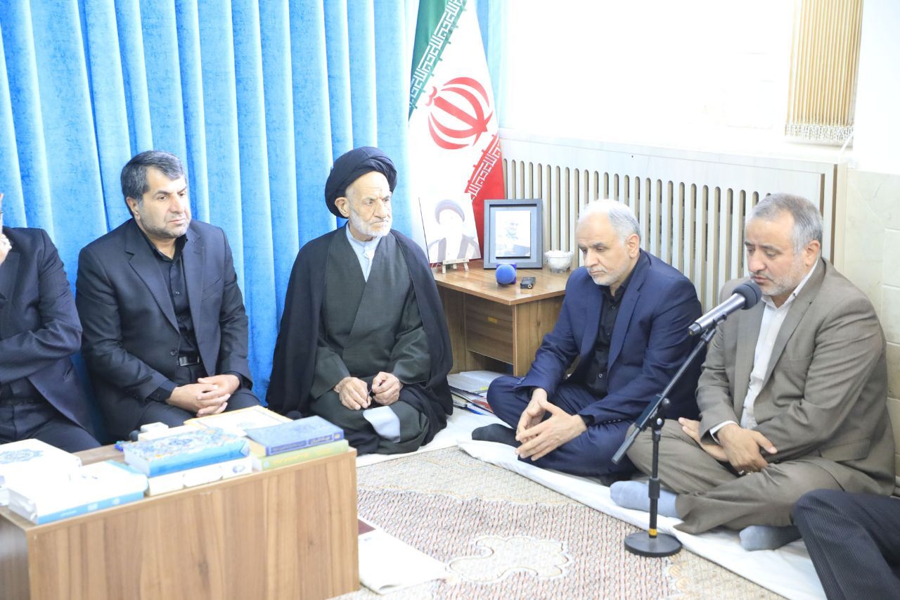 هفته دولت فرصتی برای تجدید پیمان با ارزشهای انقلاب و خدمتگزاری به مردم است