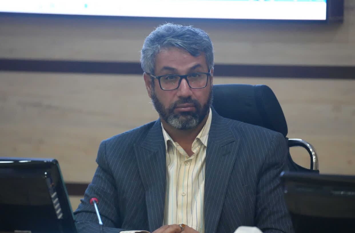 شهردار باید دلایل تغییرات مدیریتی و وضعیت صندوق کارکنان را روشن کند