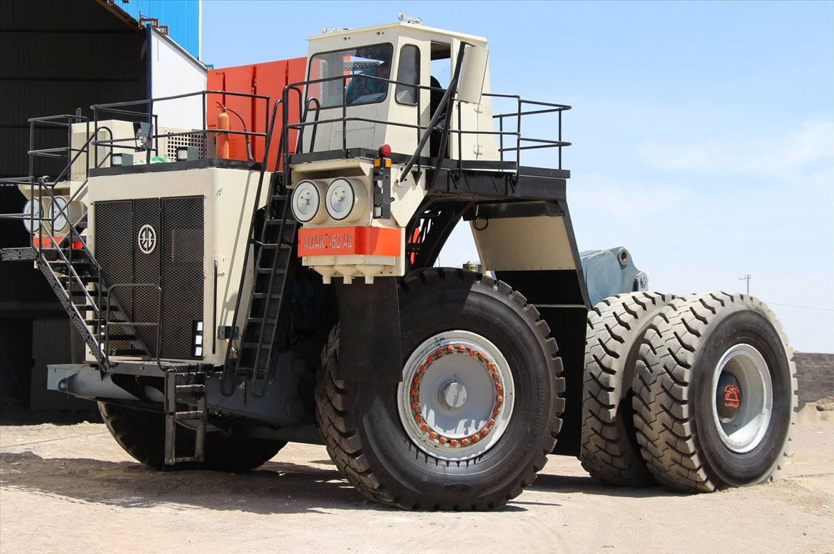 وقتی ما میتوانیم وزن 150 تنی پیدا کرد!/ بزرگ ترین ماشین ایرانی با وزن 150 تن رونمایی شد