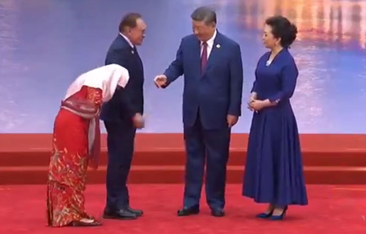امتناع همسر نخست وزیر مالزی از دست دادن با رئیس جمهور چین