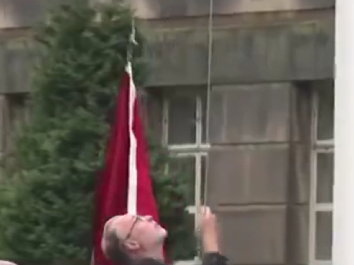 برافراشته شدن پرچم فلسطین مقابل ساختمان دولت اسکاتلند