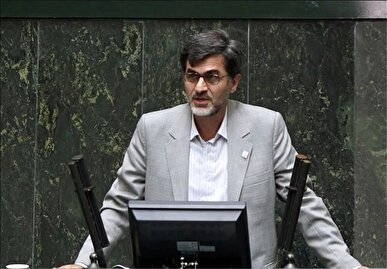 کوچک‌زاده: آقای قالیباف! درست است چند جلسه مجلس را صرف نحوه خرید و فروش بازیکنان بکنیم؟! / اولویت اول کشور معیشت است + فیلم