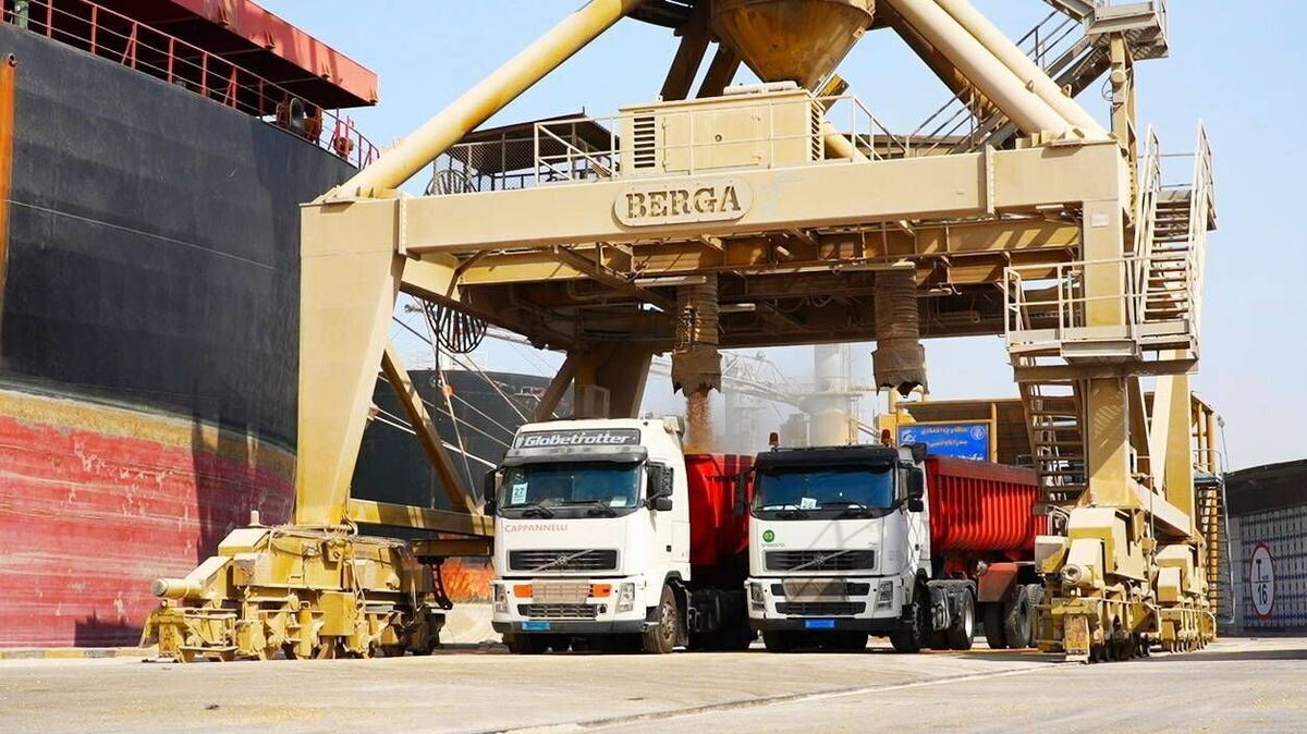 رشد ۸ درصدی عملیات تخلیه و بارگیری در بندر امام (ره)