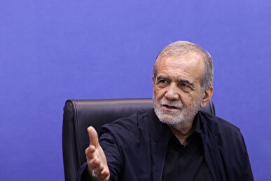 پزشکیان: رزمندگان ما با موشک به آمریکا و اسرائیل سیلی محکمی زدند ولی سیلی محکم‌تر را مردم زدند + فیلم