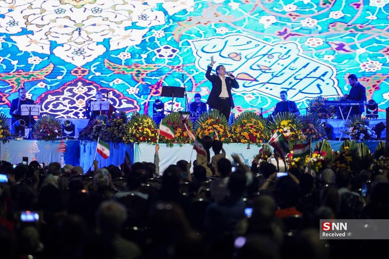 جشن بزرگ ایران عزیز با هدف نمایش وحدت اقوام در دریاچه شهدای خلیج فارس(چیتگر) در حال برگزاری است