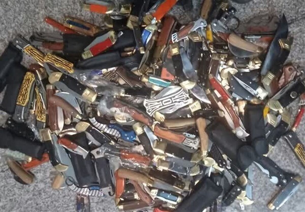 کشف ۵۰۰ قبضه سلاح سرد جاسازی‌شده در پست کنترل مرزی