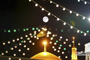 حرم حضرت علی ابن موسی الرضا (ع) در شب میلاد پیامبر اکرم (ص)