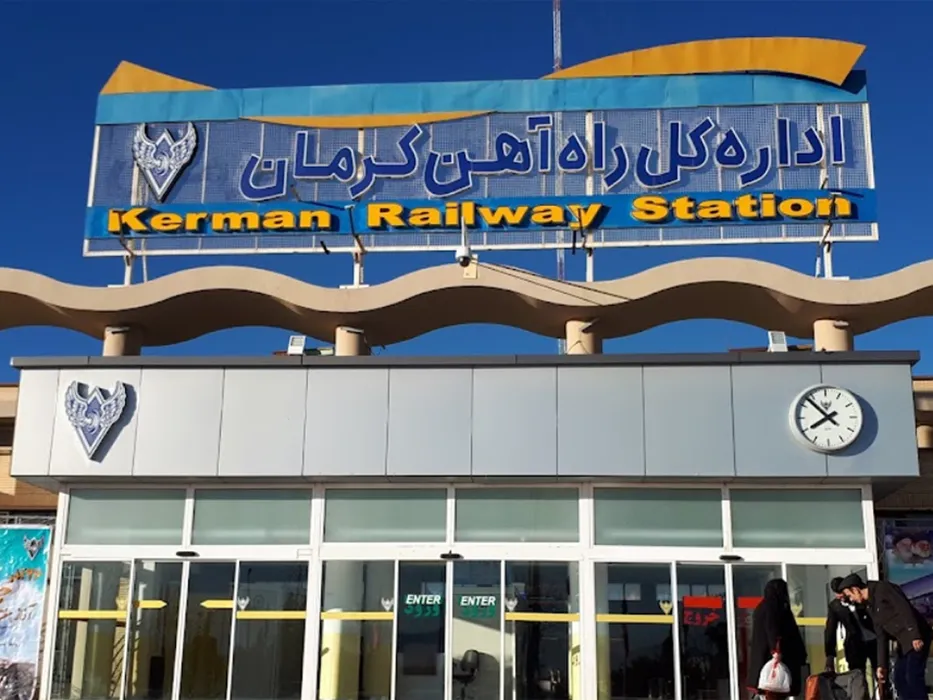 تاخیر قطار زاهدان - تهران به دلیل برخورد با مانع در کرمان