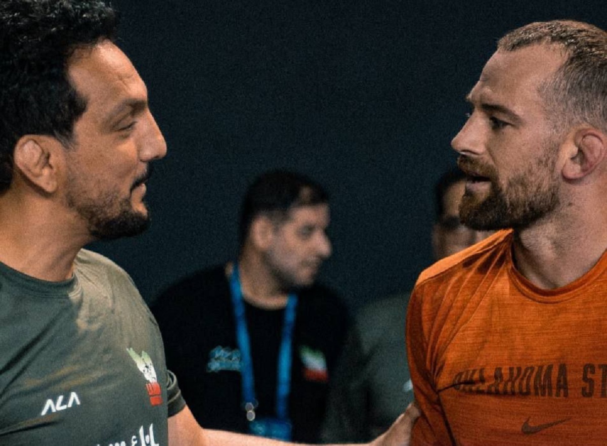 سرشاخ شدن پژمان درستکار و دیوید تیلور، مربیان ایران و آمریکا در سالن گرم مسابقات جهانی زاگرب+ فیلم