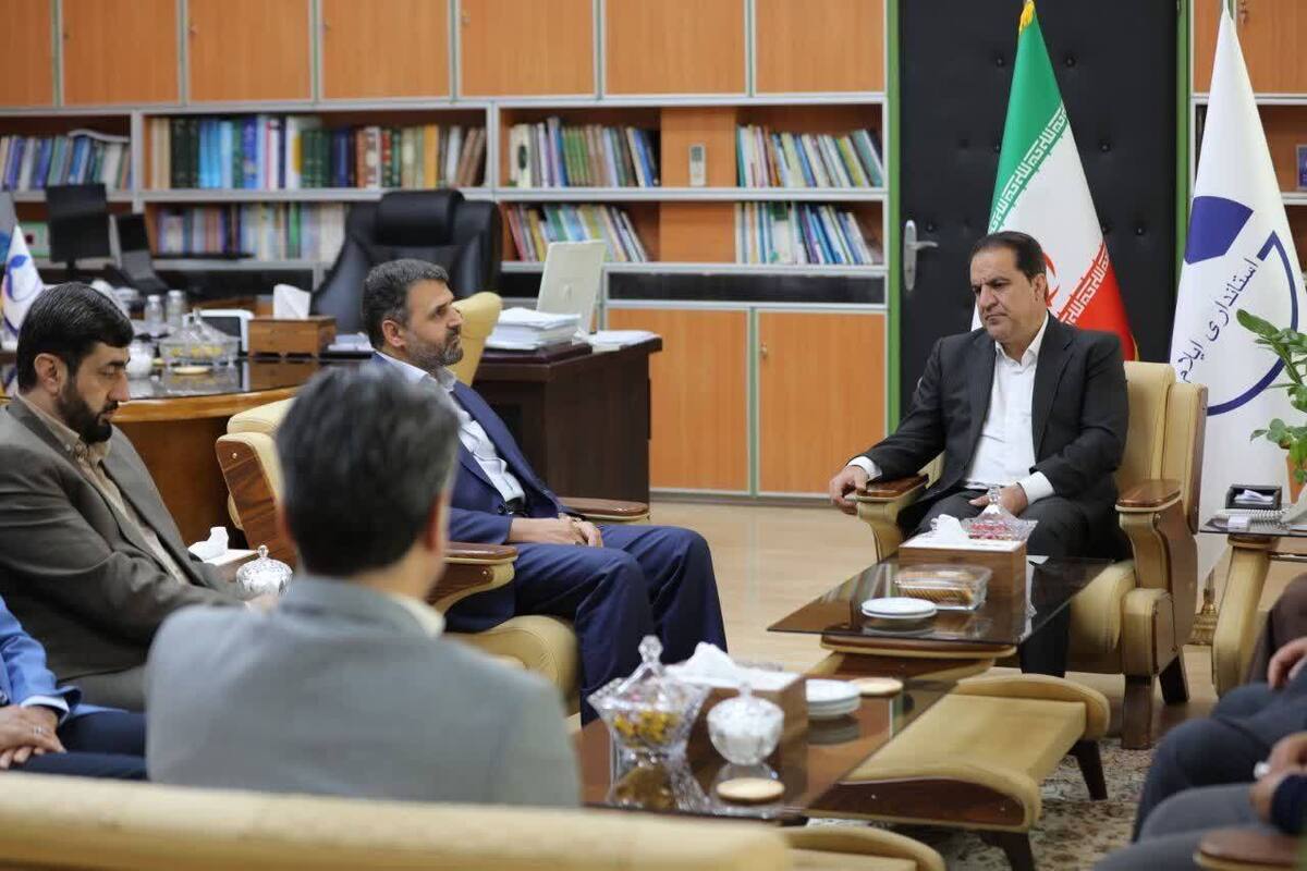 آستان قدس رضوی در استان طرح&zwnj;های شاخص اجرا کند