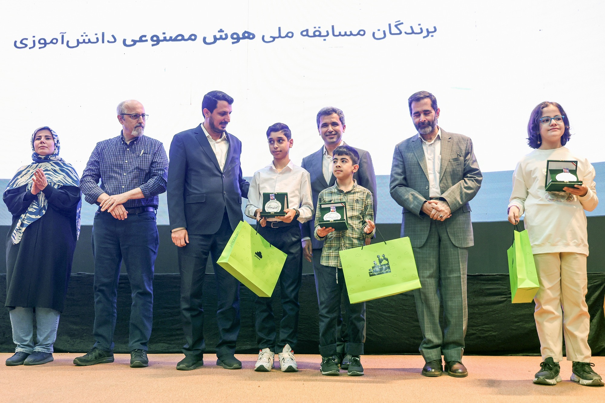 وقتی مسابقه هوش مصنوعی، مدرسه را به میدان نبرد خلاقیت تبدیل می&zwnj;کند