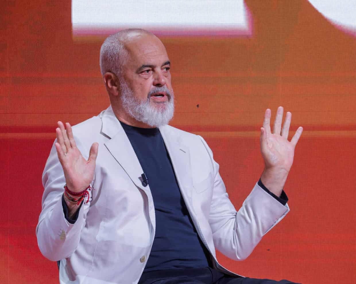 دیِلا؛ طلوعِ هوش مصنوعی در آغوش حکومت