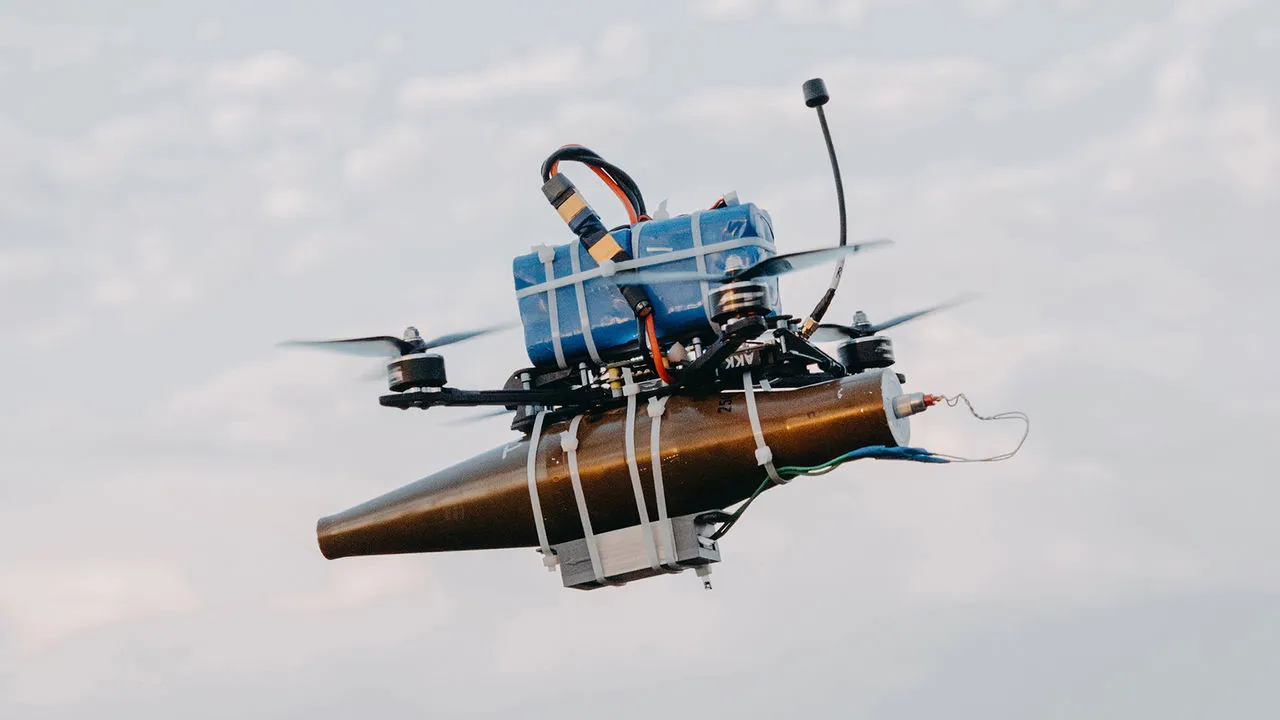 دانشجوی نخبه بسیجی سلاح ضد پهپاد ساخت/ شکار ریزپرنده&zwnj;ها با اختراع جدید دانشجوی همدانی