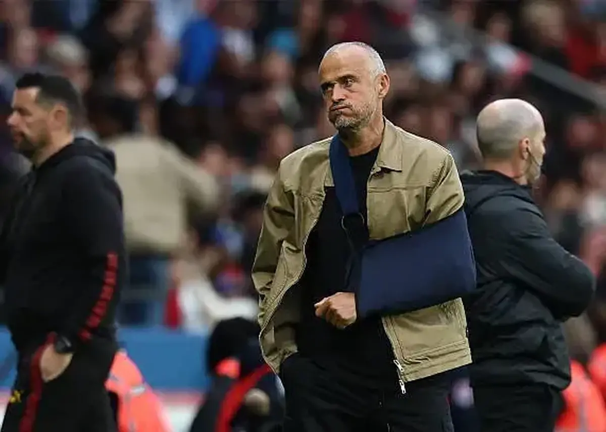 تصمیم عجیب انریکه درباره مربیگری از روی سکوها