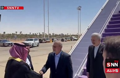 دبیر شورای عالی امنیت ملی وارد ریاض شد / لاریجانی با وزیر دفاع عربستان دیدار می‌کند + فیلم