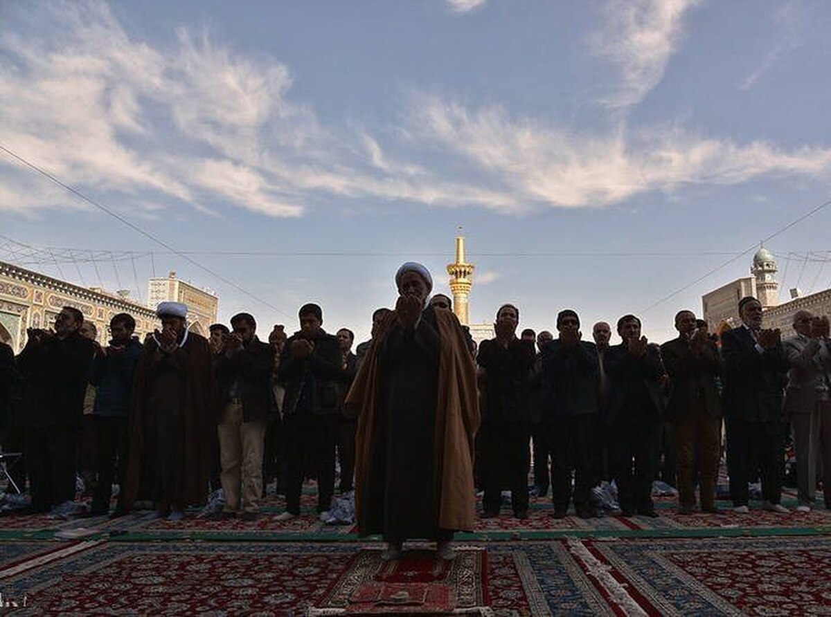 اقامه نماز باران در حرم مطهر رضوی