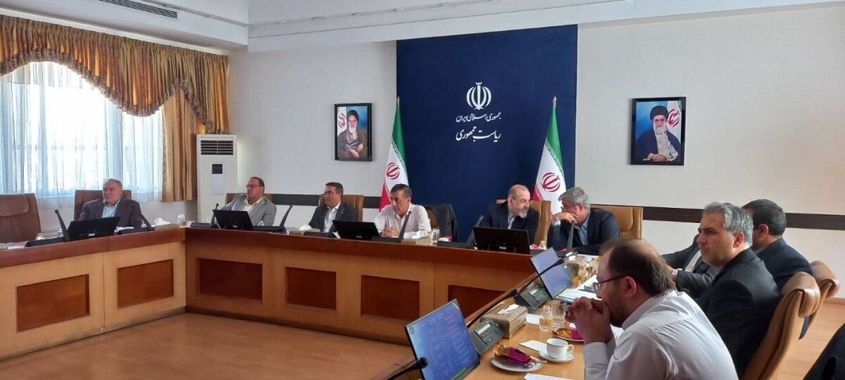 معاون رئیس‌جمهور: نظام پرداخت دستمزد کارکنان دولت بدون کاهش حقوق اصلاح می‌شود