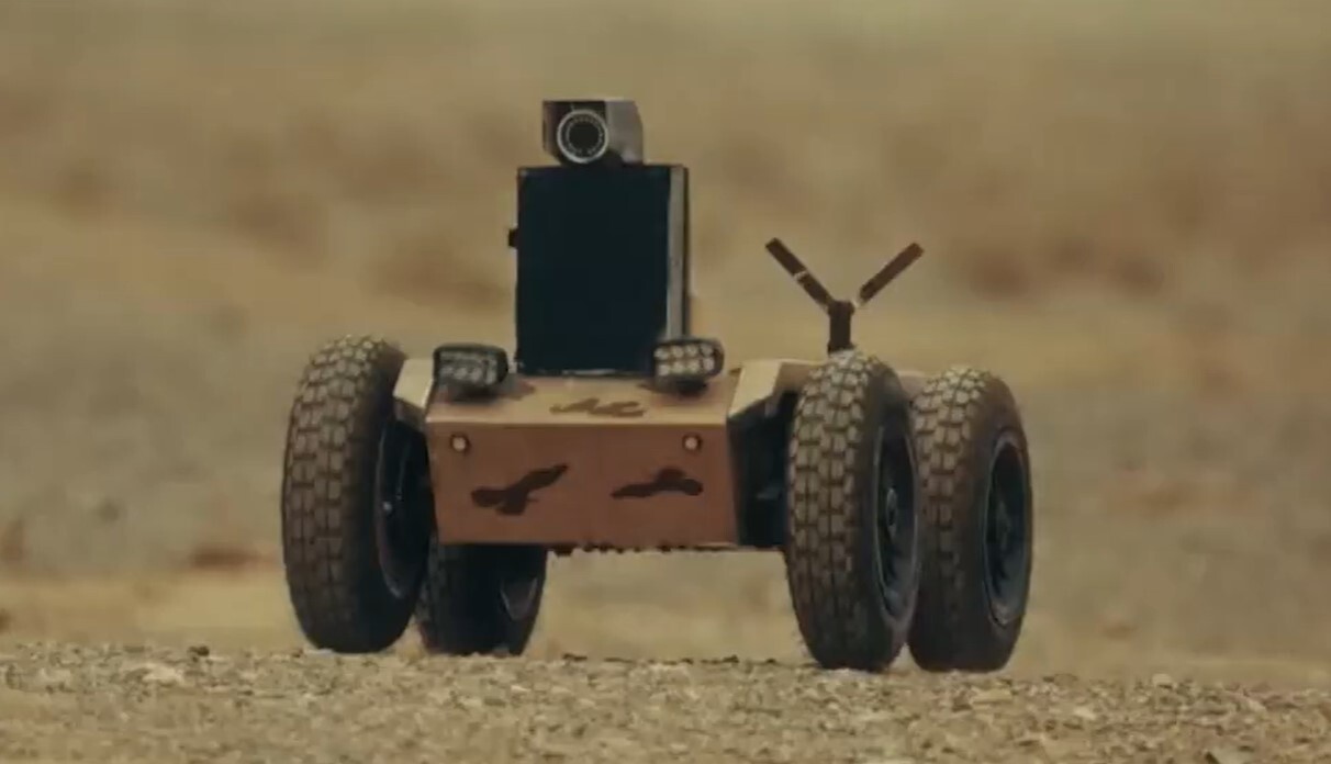 نگاهی به ربات جنگی تانک&zwnj;زن ایران/ تانکو نشونش بده خودش میزنه!