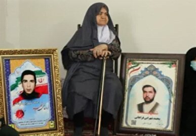 مراسم تشییع مادر شهیدان فراهانی