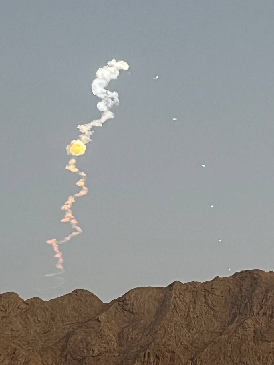 آزمایش موشک فضایی روز گذشته&zwnj;، ماهواره&zwnj;بر بود؟/ علت دود نقطه چین در آسمان ایران