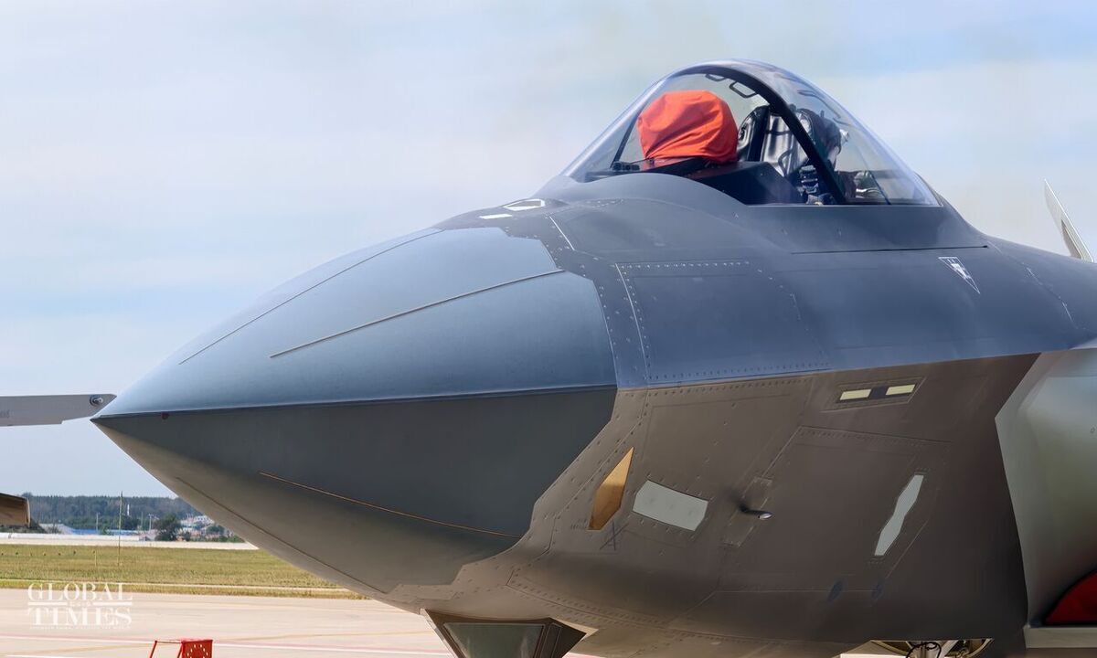 چین با نمایش قدرت نظامی با جنگنده های پنهانکار و هلیکوپترهای تهاجمی در مسیر تقابل است؟ / مشخصات منحصربفرد در نبرد هوایی با تسلیحات شرقی + عکس