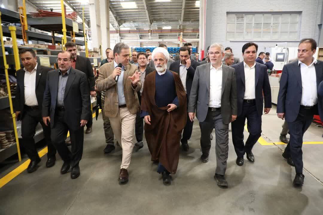 دولت با تمرکز بر همبستگی ملی و رفع موانع اقتصادی، مسیر پیشرفت کشور را تسریع می‌کند