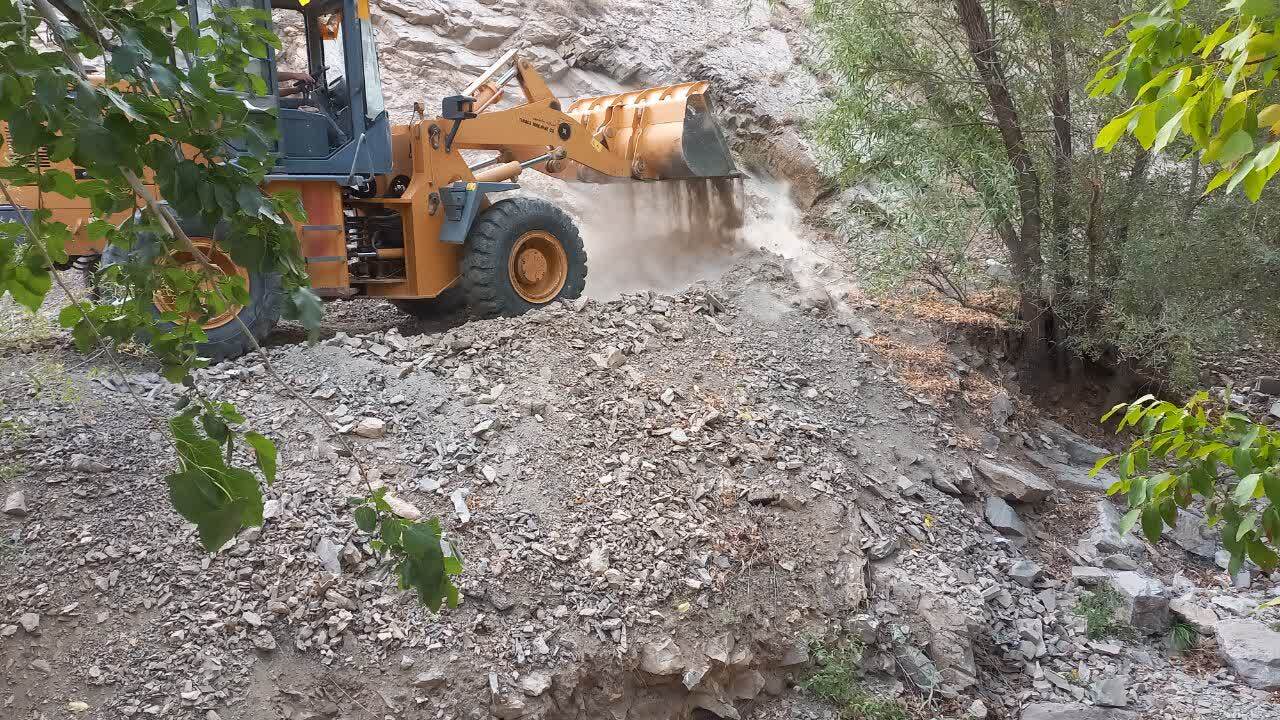 رفع تصرف ۶۰۰ مترمربع از اراضی ملی در روستای تکیه سپهسالار کرج