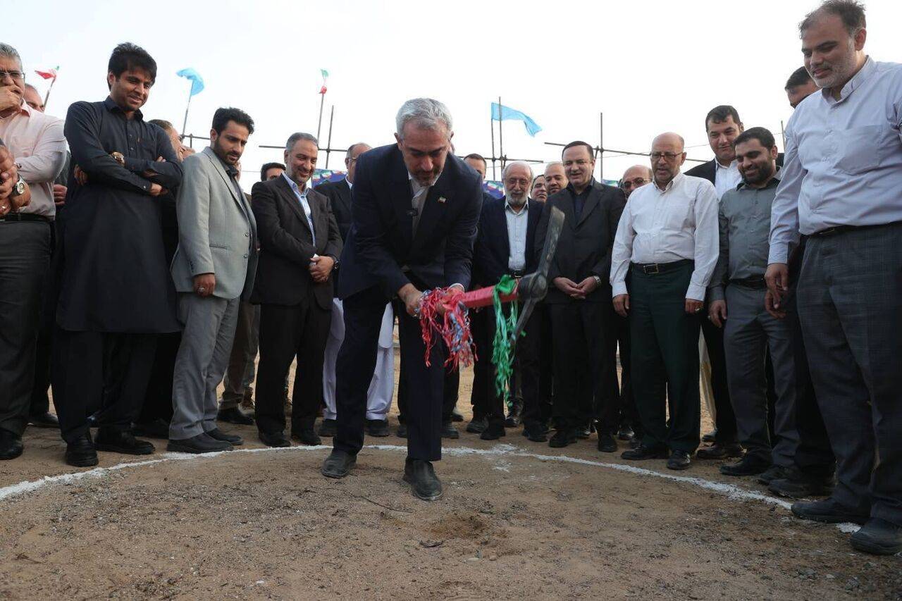 آغاز عملیات اجرایی بیمارستان ۹۶ تختخوابی در چابهار با حضور وزیر اقتصاد