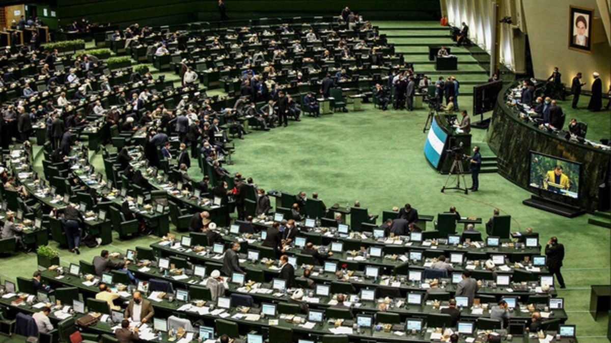 تعیین سازوکاری برای واگذاری اماکن مازاد ورزشی به باشگاه‌ها