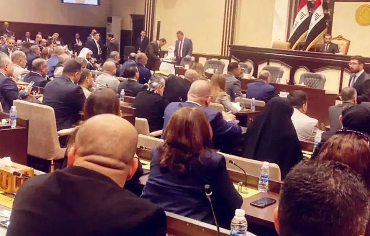 هرج و مرج در پارلمان عراق