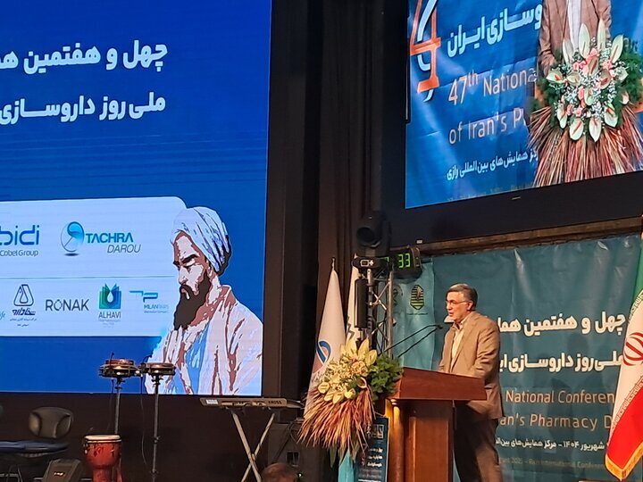وزیر بهداشت: کمبود دارو کاهش یافته است