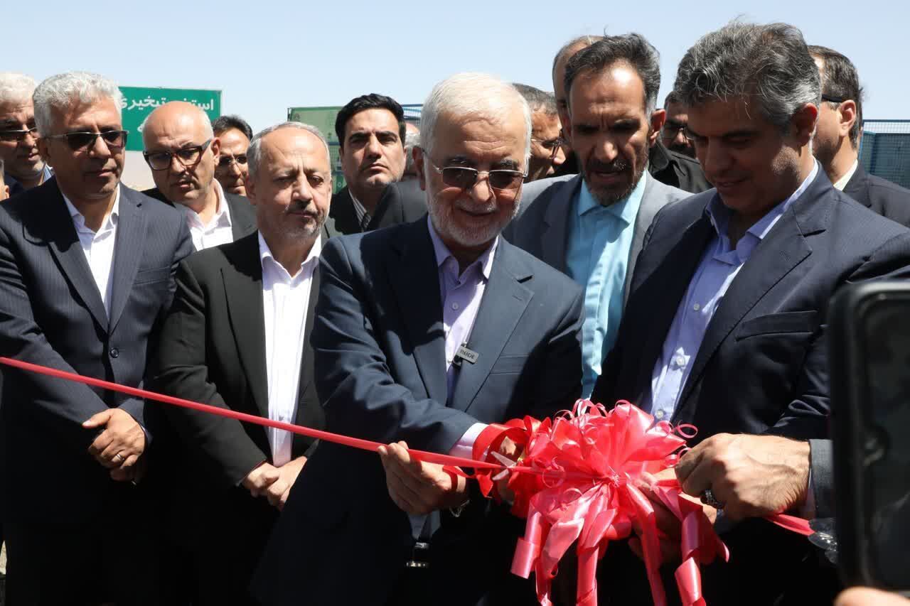 اقدام استان مرکزی در نصب پنل‌های خورشیدی ستودنی است