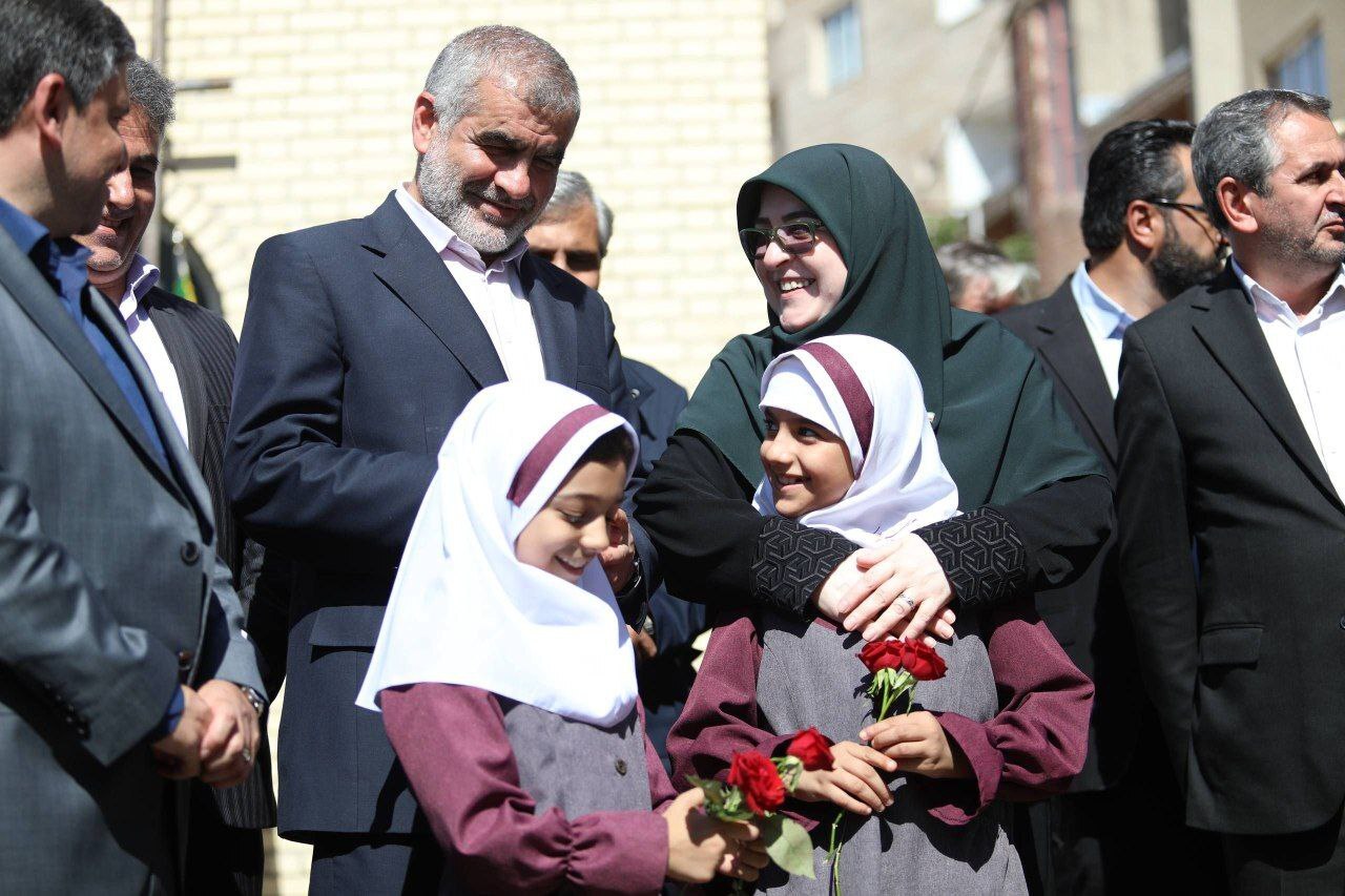 بررسی سفر سخنگوی دولت به اردبیل/ پروژهها کلنگ خوردند اما مطالبات مردم روی زمین ماند بررسی سفر سخنگوی دولت به اردبیل/ پروژهها کلنگ خوردند اما مطالبات مردم روی زمین ماند