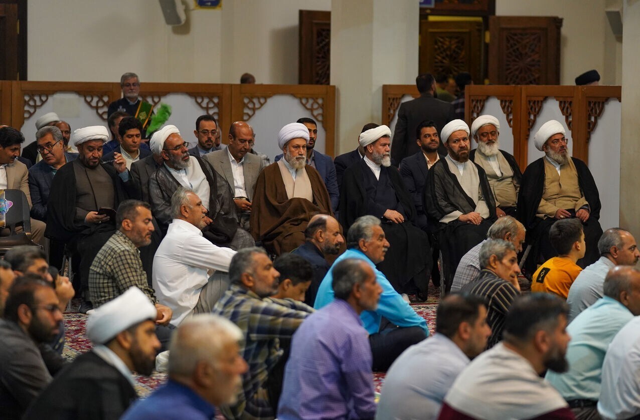 گرامیداشت هفته دولت با حضور مراجع و مسئولان در حرم شاهچراغ (ع)
