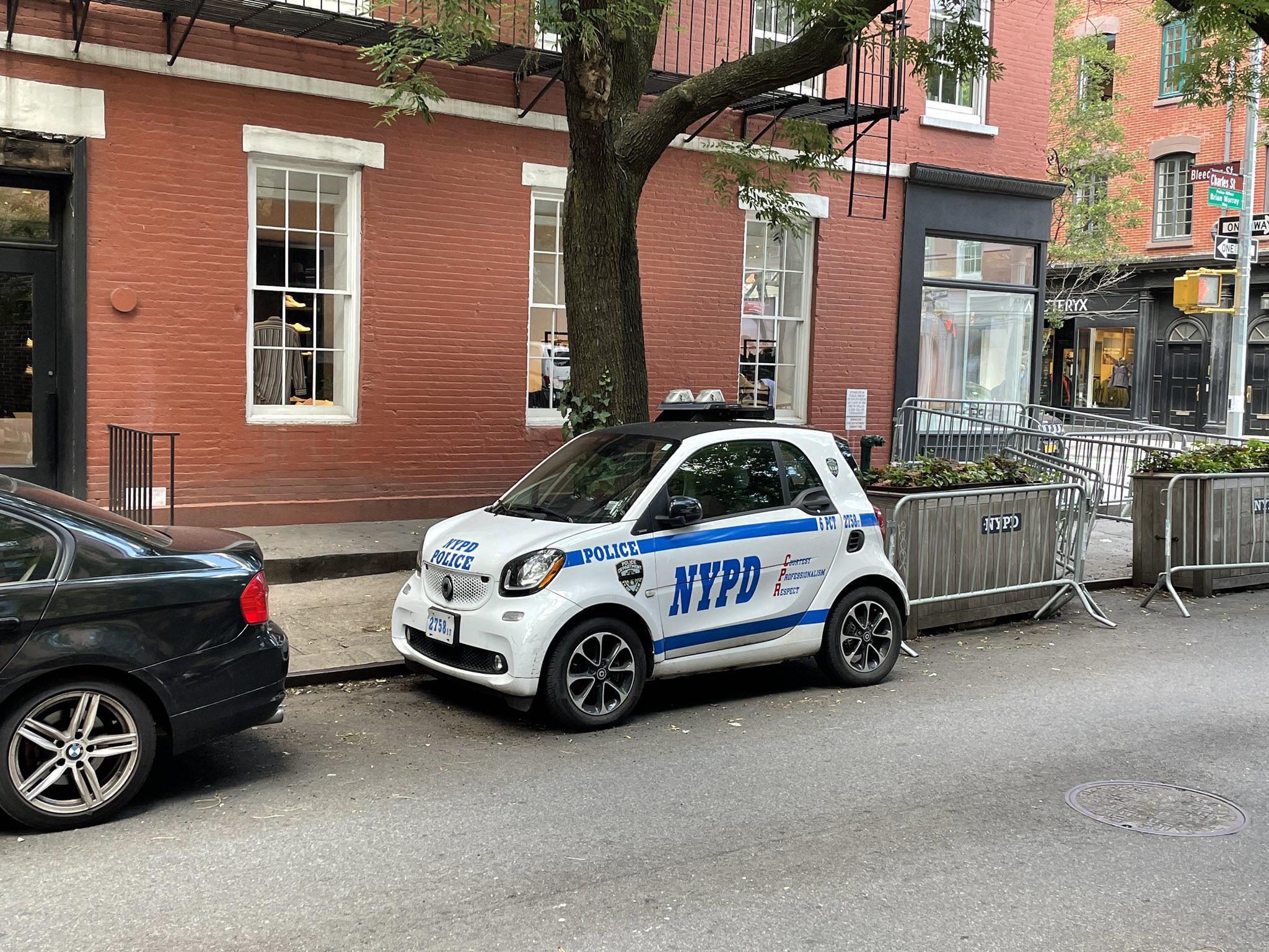 نگاهی به عجیب ترین ماشین پلیس های جهان/ از پرسرعت ترین خودرو ها تا کوچک ترین خودروها در خدمت نیروی پلیس