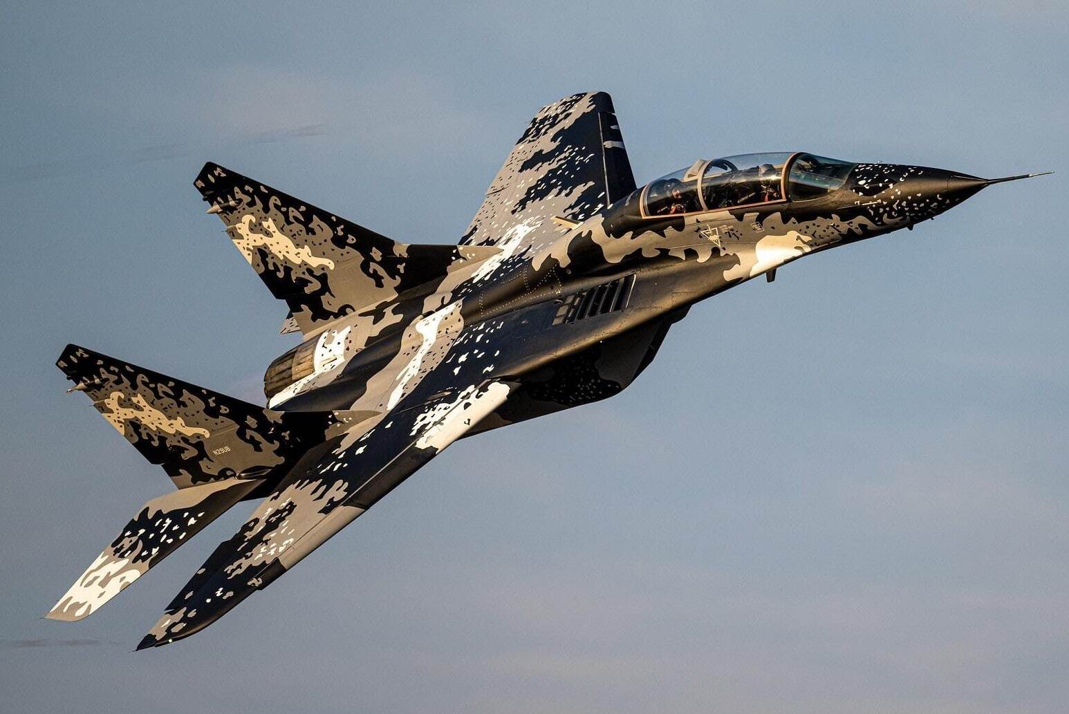 نگاهی به جنگنده میگ-۲۹ فالکروم در خدمت ایران/ میگ-۲۹ های ایرانی در کدام شهرها مستقر هستند؟